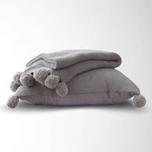 Cargar imagen en el visor de la galería, Aria Cotton Seedstitch Pillow and Throw Set with Pompoms: Cream