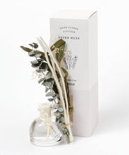 Cargar imagen en el visor de la galería, Flower Diffuser Freesia Musk