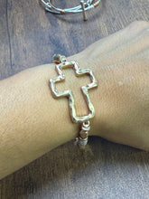 Cargar imagen en el visor de la galería, Gold or Silver Hammered Cross Mixed Metal Stretch Bracelet
