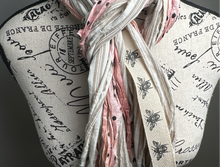 Cargar imagen en el visor de la galería, Fringe Scarf -Honey Bee

