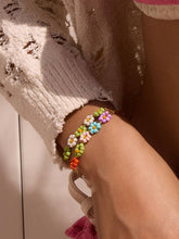 Cargar imagen en el visor de la galería, Leia 18K Gold Non-Tarnish Beaded Daisy Chain Bracelet
