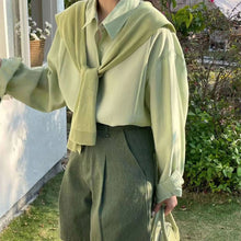 Cargar imagen en el visor de la galería, Solid Color Knitted Knotted Shawl–Casual &amp; Cozy
