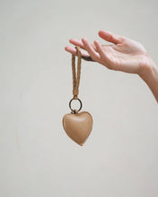 Cargar imagen en el visor de la galería, Puffy Heart Keychain - Sand
