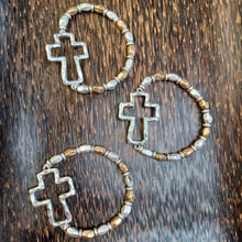 Cargar imagen en el visor de la galería, Gold or Silver Hammered Cross Mixed Metal Stretch Bracelet
