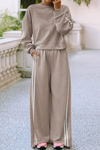 Cargar imagen en el visor de la galería, LDC Striped Crewneck Pullover Sweatpants 2pcs Outfit
