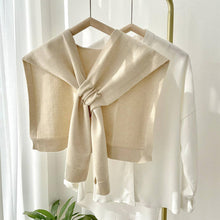 Cargar imagen en el visor de la galería, Solid Color Knitted Knotted Shawl–Casual &amp; Cozy
