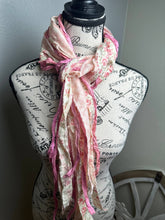 Cargar imagen en el visor de la galería, Fringe Scarf - Vintage Rose
