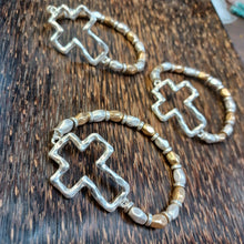 Cargar imagen en el visor de la galería, Gold or Silver Hammered Cross Mixed Metal Stretch Bracelet

