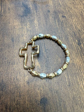 Cargar imagen en el visor de la galería, Gold or Silver Hammered Cross Mixed Metal Stretch Bracelet
