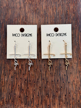 Cargar imagen en el visor de la galería, Faith in the Cross Dangle Earrings
